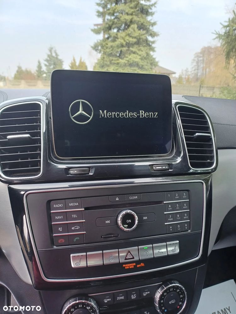 Mercedes-Benz GLE - 23