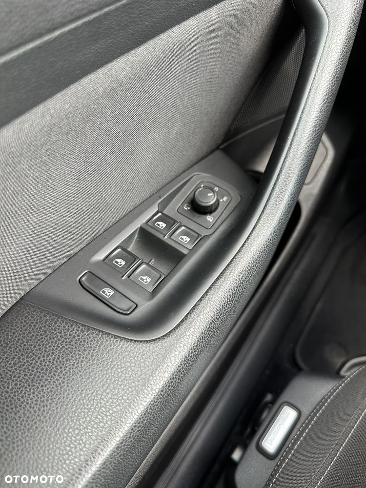 Volkswagen Passat 2.0 TDI BMT Comfortline DSG - 28