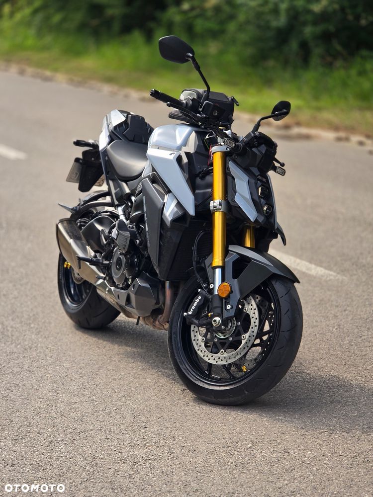 Suzuki GSX 1000 - 31