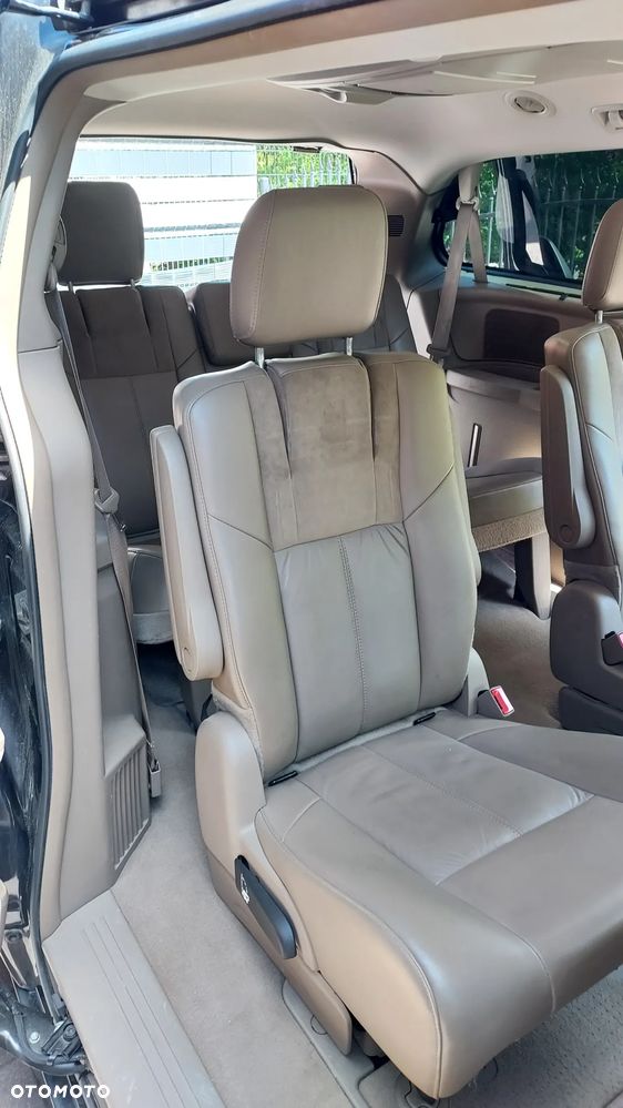 Chrysler Town & Country 3.6 Limited - 18