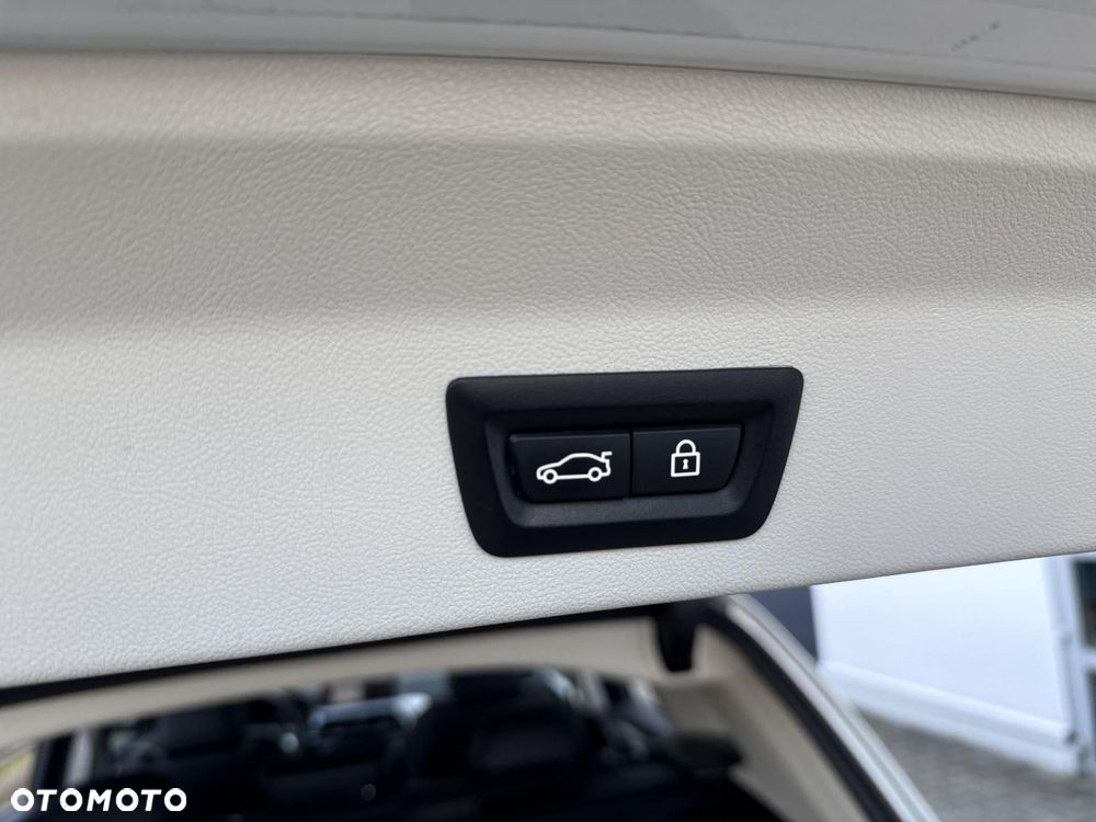 BMW X3 xDrive30i GPF Advantage - 18