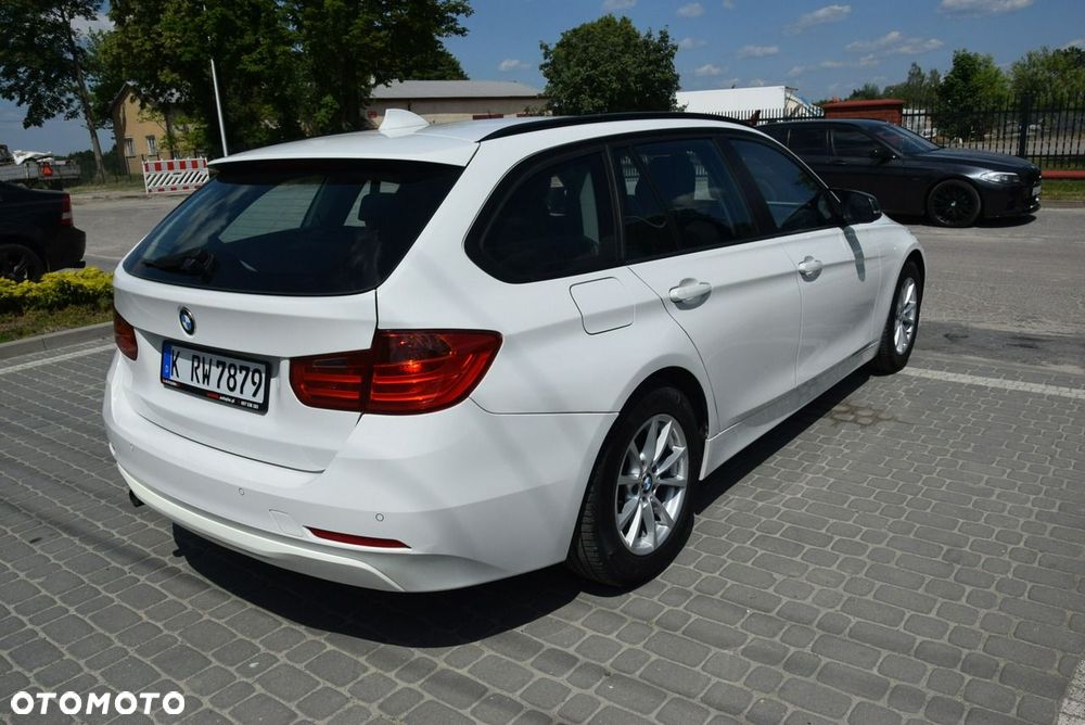 BMW Seria 3 318d Blue Performance - 13