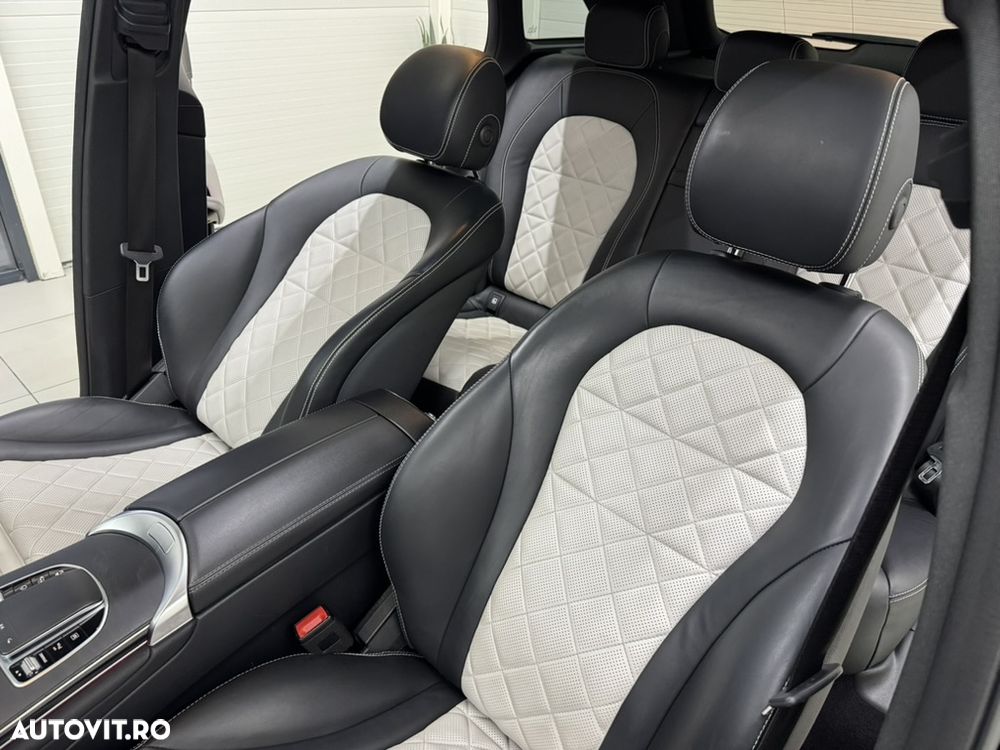 Mercedes-Benz GLC 300 e 4Matic 9G-TRONIC AMG Line - 24