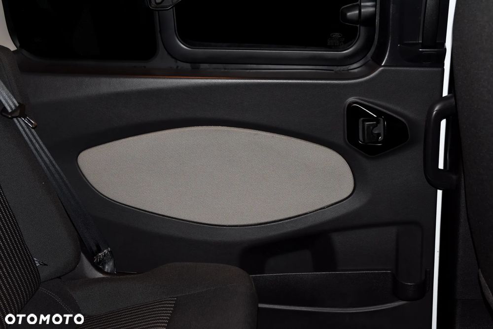 Ford Transit Custom 300 L2H1 VA Titanium - 22