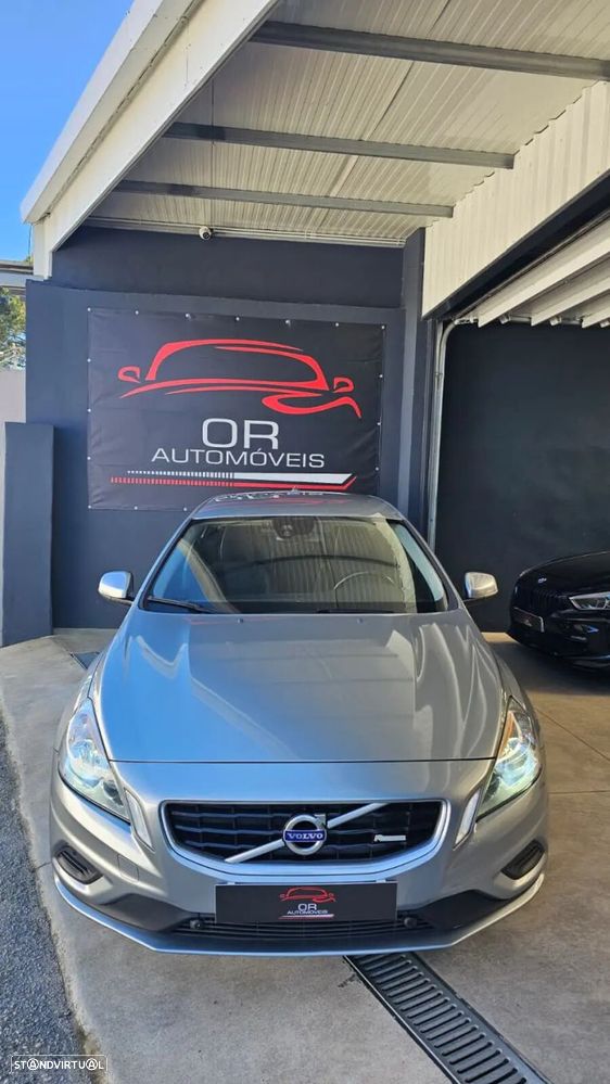 Volvo V60 1.6 D2 R-Design - 2
