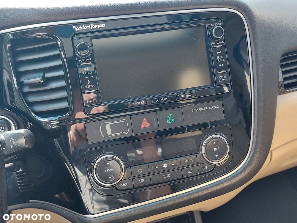 Mitsubishi Outlander - 21