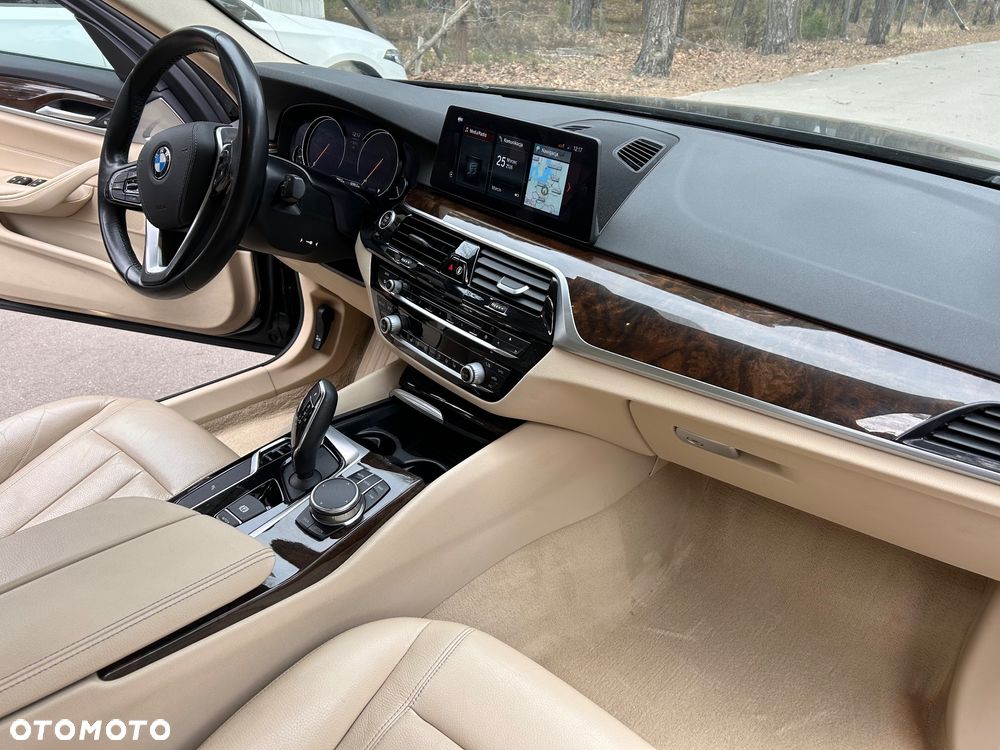 BMW Seria 5 520d Luxury Line - 8