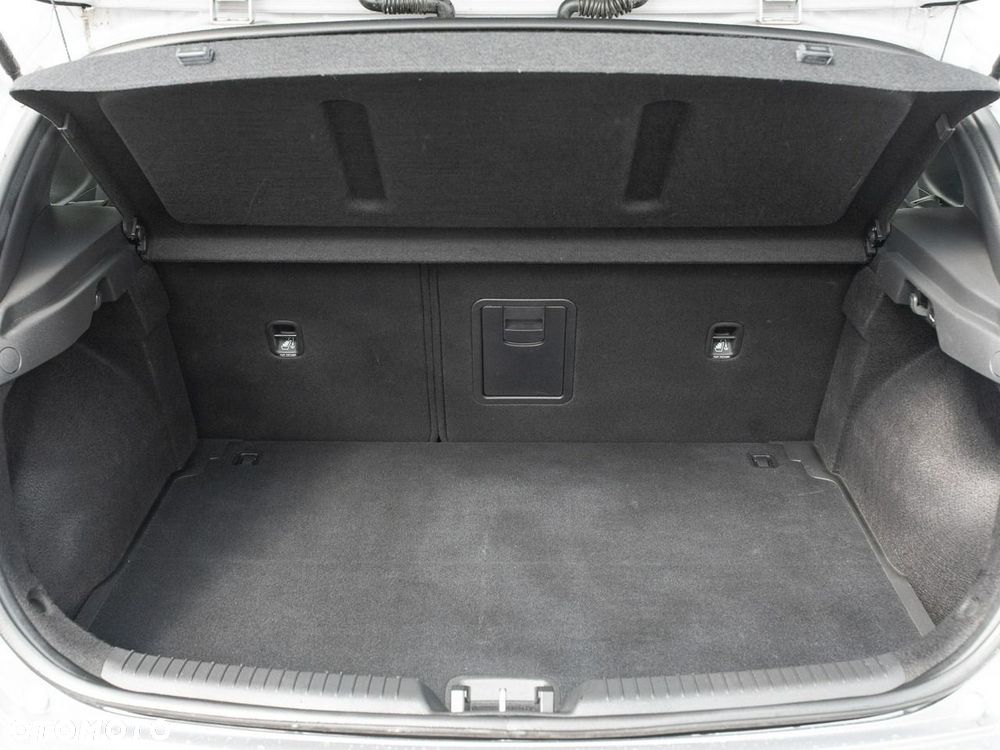 Hyundai i30 1.5 DPI Smart - 10