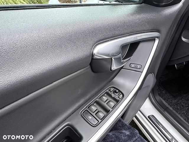 Volvo V60 D4 Geartronic Summum - 20