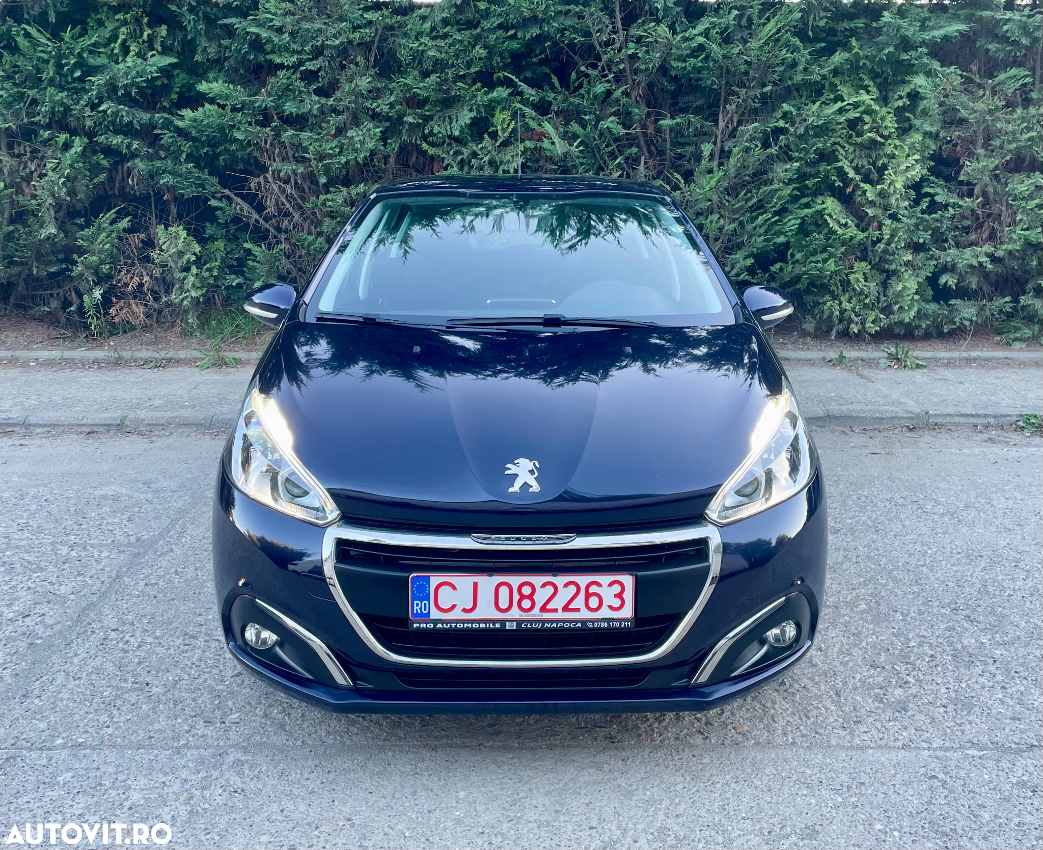 Peugeot 208 1.2 L PureTech STT Allure - 20