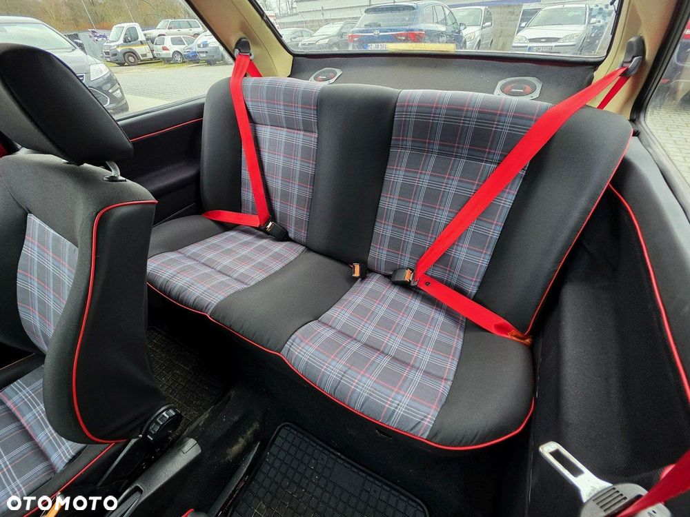 Volkswagen Jetta 1.3 GL - 23