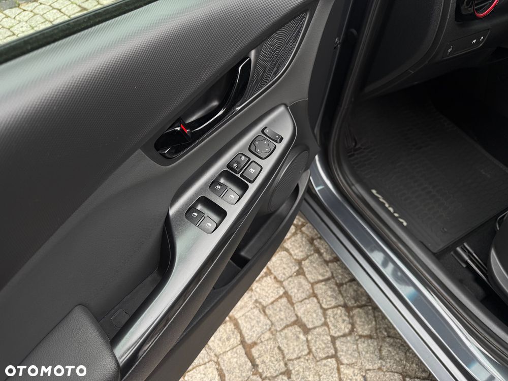 Hyundai Kona 1.6 T-GDI DCT 4WD Style - 12