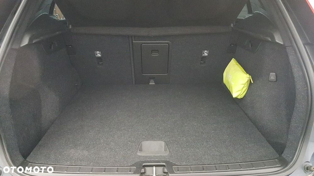 Volvo XC 40 - 18
