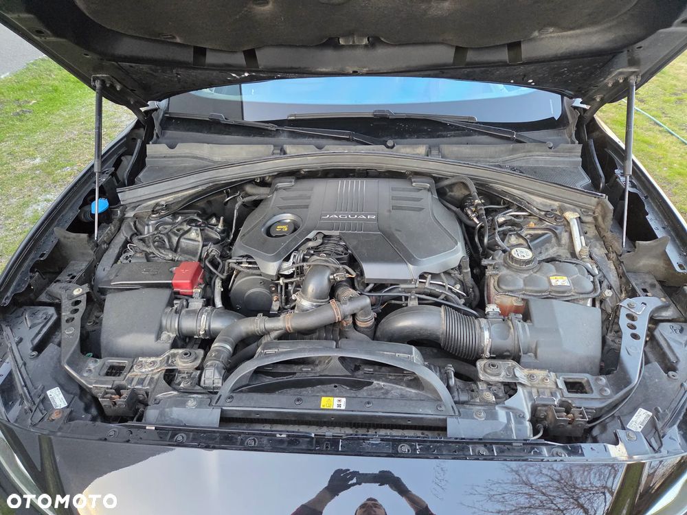 Jaguar F-Pace 30d AWD R-Sport - 25