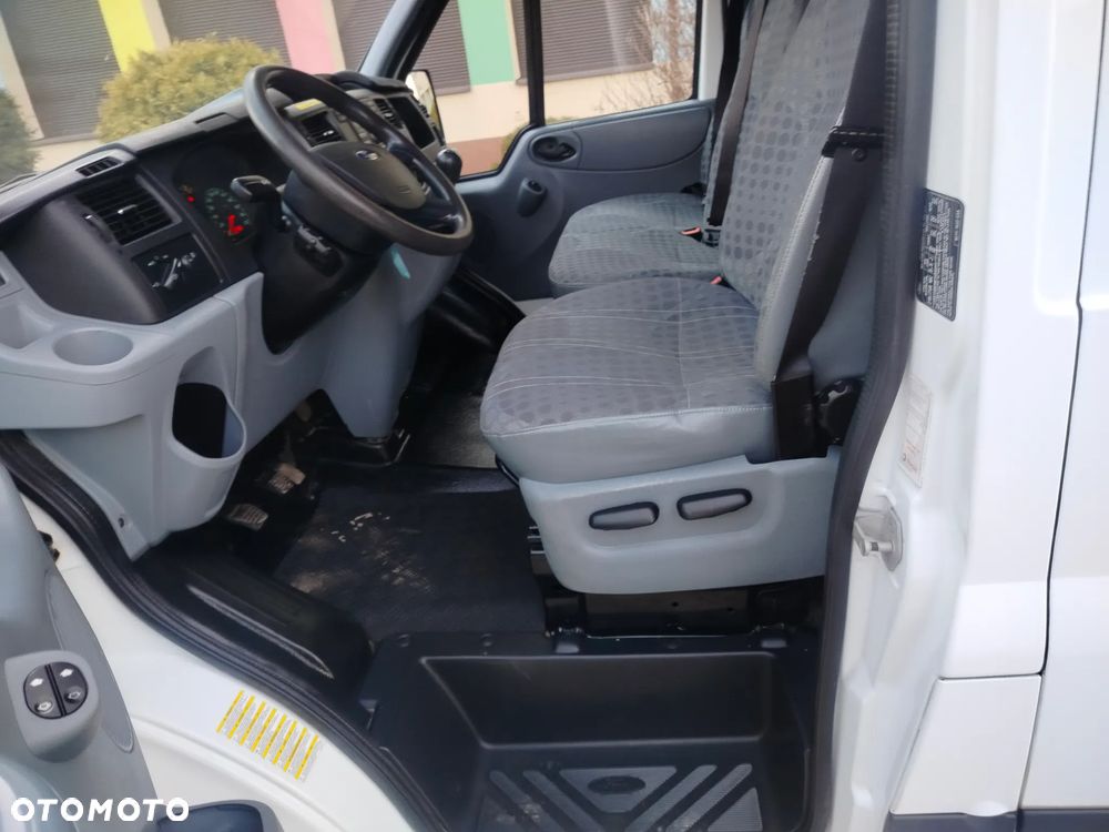 Ford Transit - 19