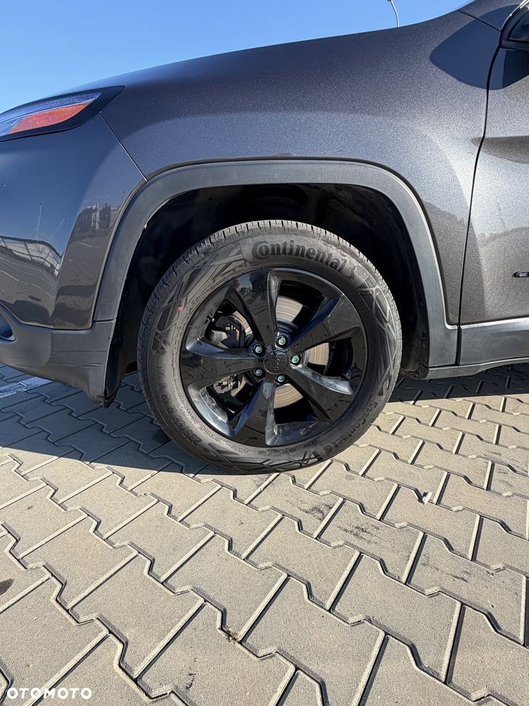 Jeep Cherokee - 8