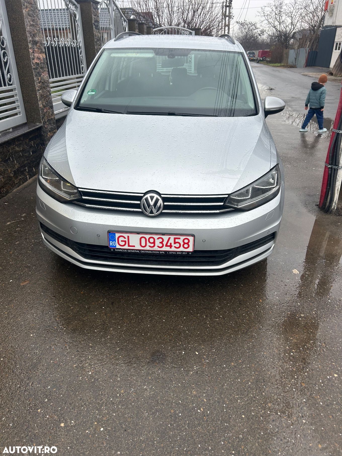 Volkswagen Touran 2.0 TDI DSG Comfortline - 1