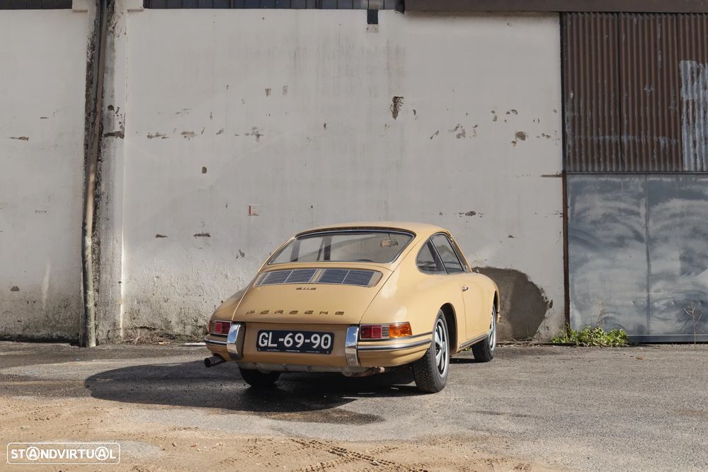 Porsche 911 Série F - 6