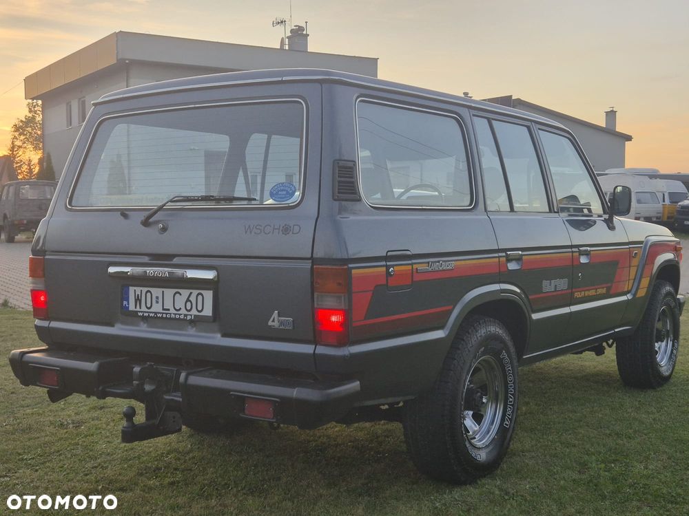 Toyota Land Cruiser - 7