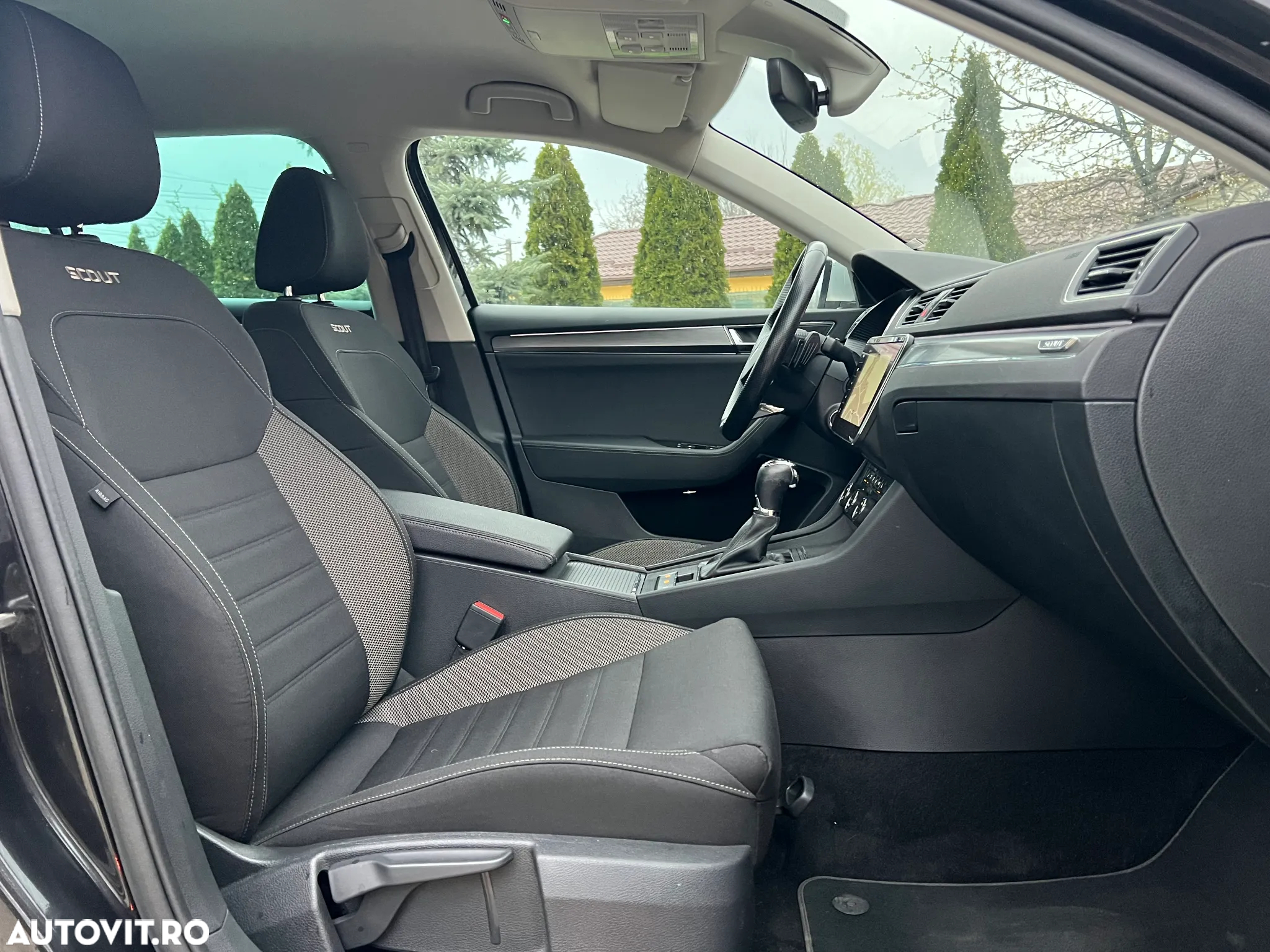 Skoda Superb Combi 2.0 TDI 4x4 DSG Scout Final Edition - 19