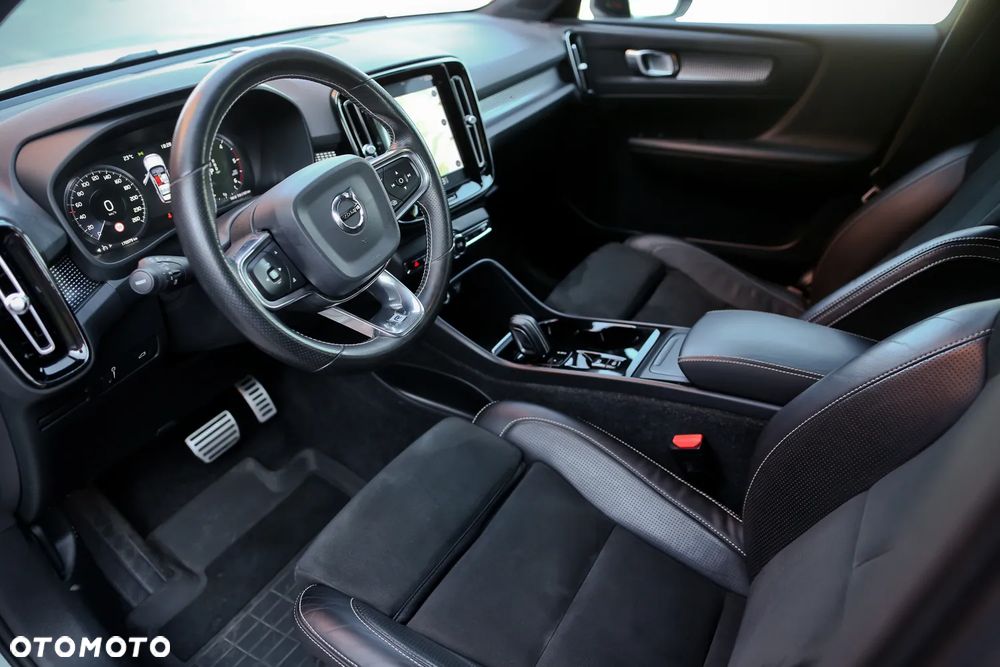 Volvo XC 40 D4 AWD Geartronic R-Design - 17