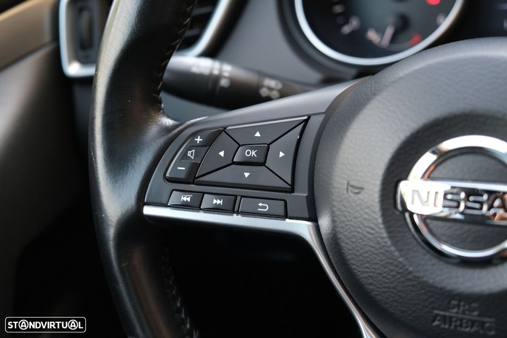 Nissan Qashqai 1.5 dCi N-Connecta 18 - 21