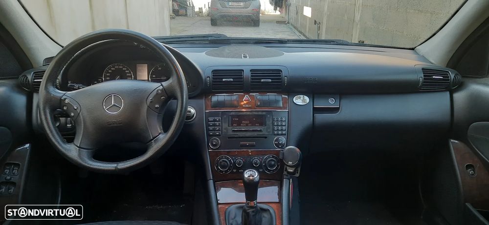 Mercedes-Benz C 200 - 3
