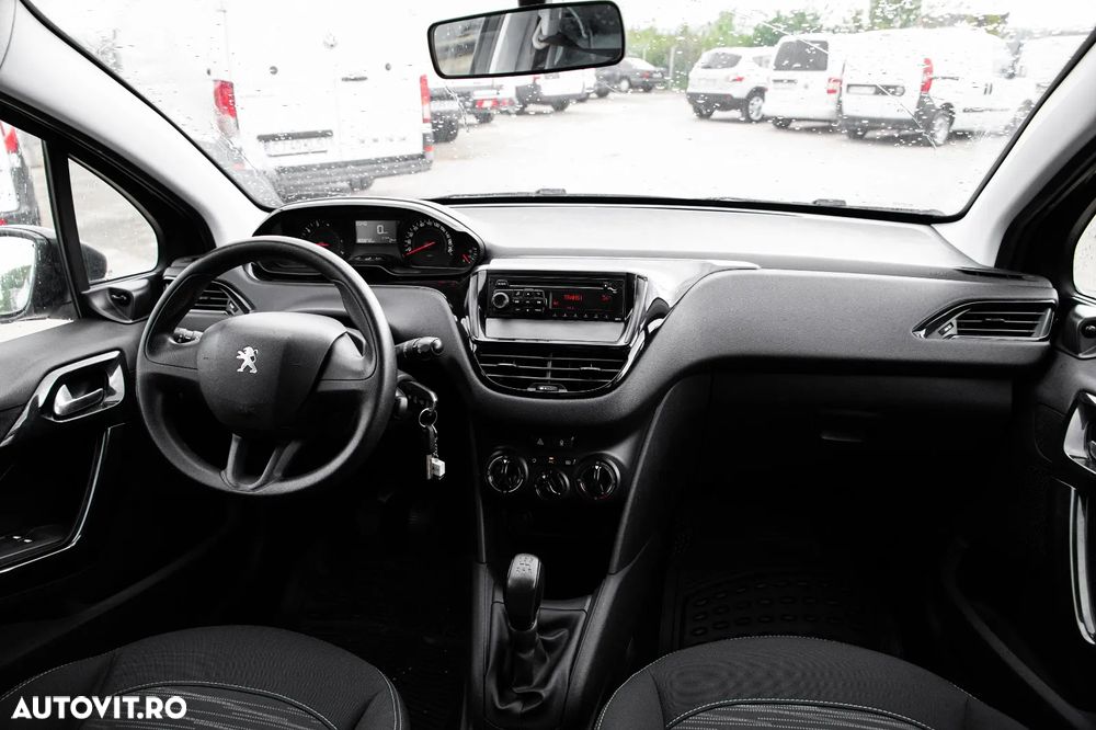 Peugeot 208 1.0 L PureTech Active - 9