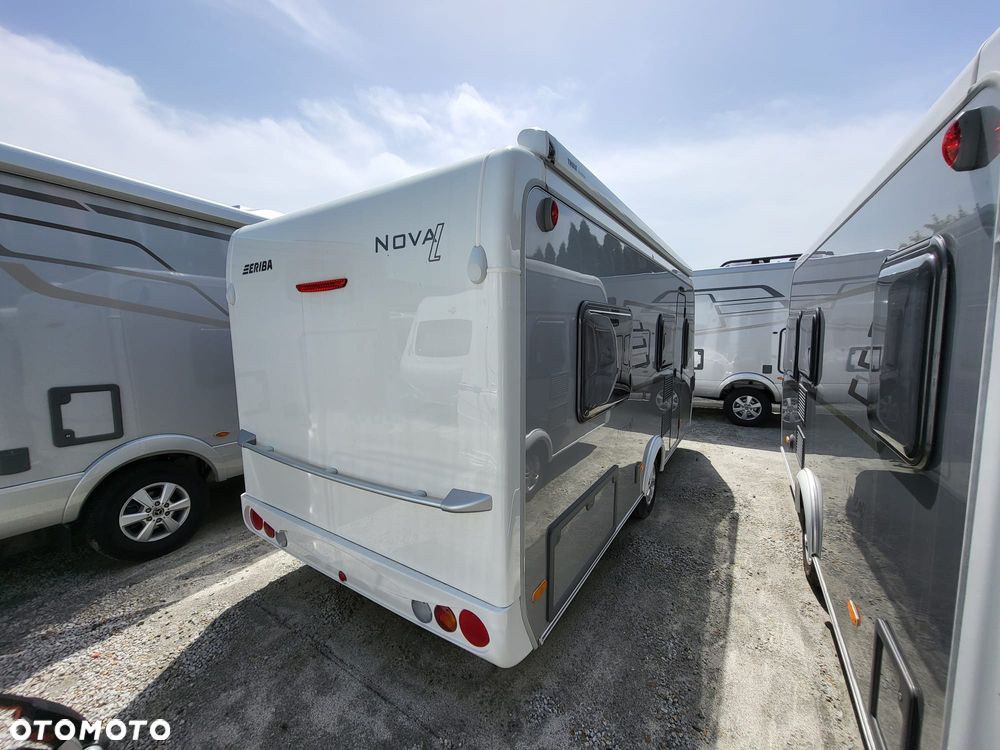 Hymer-Eriba Nova Light 442 - 9