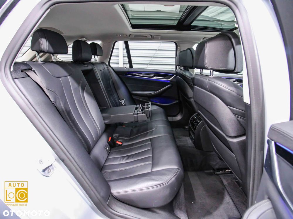BMW Seria 5 520d xDrive Touring Luxury Line - 11