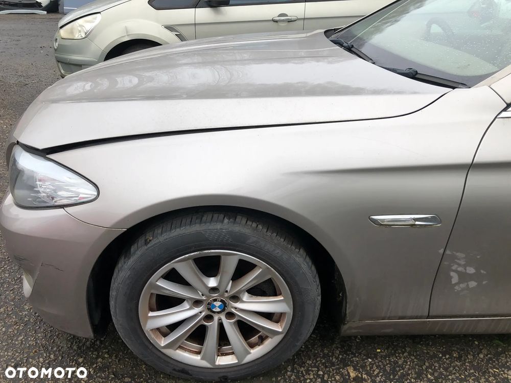 5871. Błotnik Lewy Przód Bmw F10 F11 Kod Lakieru A72 2011R (2010–2013) - Wysyłka - 1