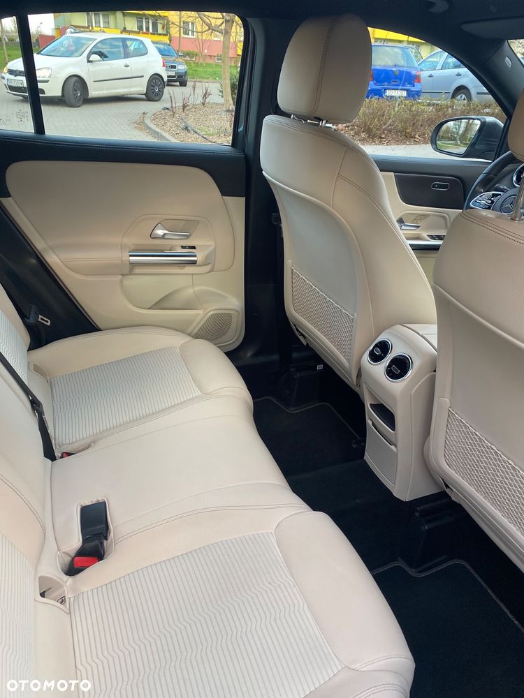 Mercedes-Benz GLA 200 - 9