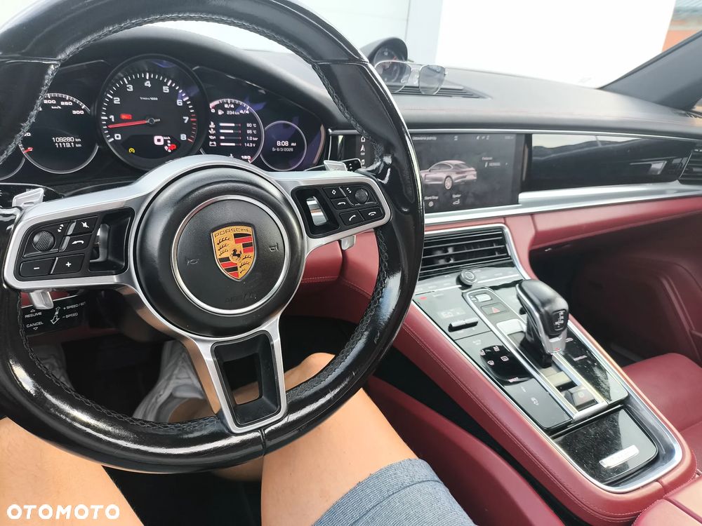 Porsche Panamera Standard - 4