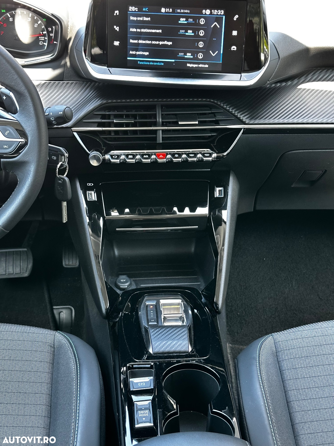 Peugeot 2008 1.5 BlueHDI 130 S&S EAT8 Allure - 6