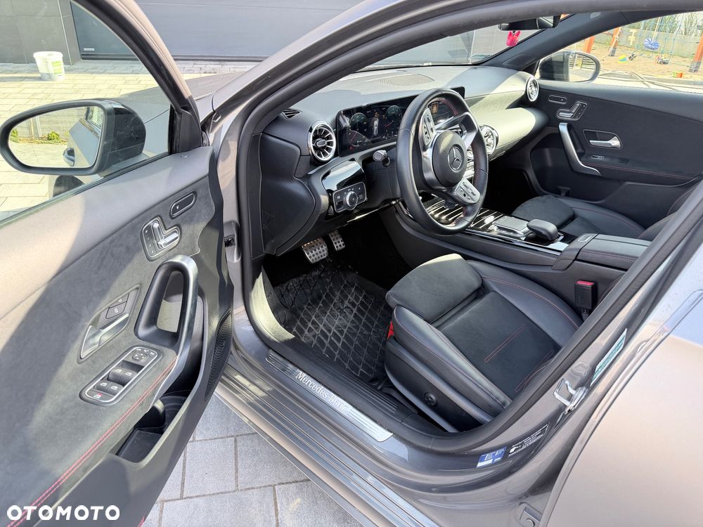 Mercedes-Benz Klasa A 250 4-Matic AMG Line 7G-DCT - 13