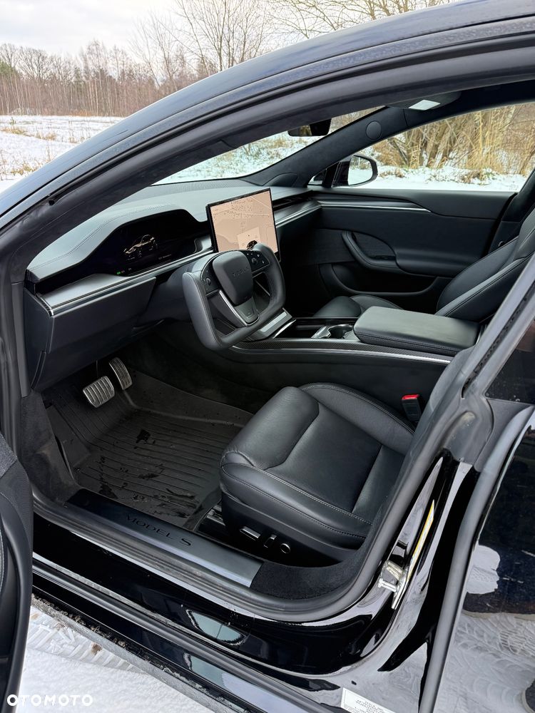 Tesla Model S - 8