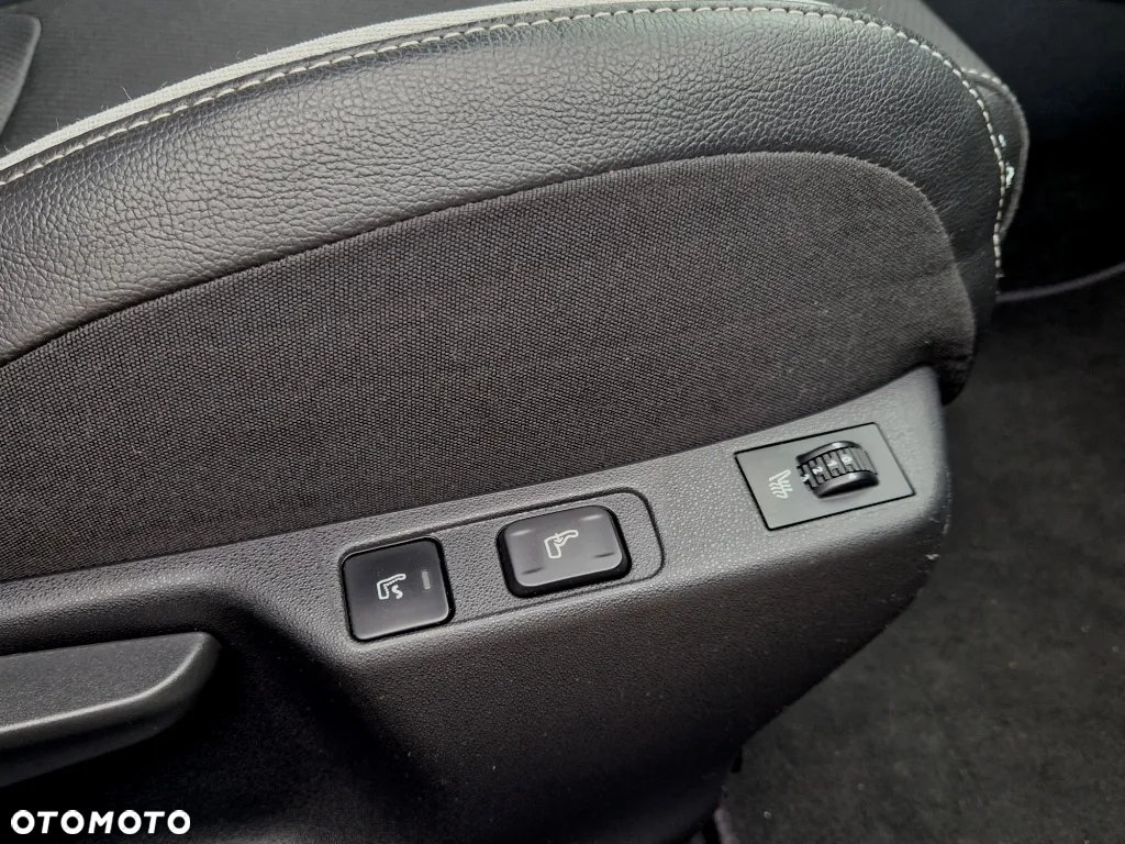 Citroën DS4 1.6 e-HDi SoChic MCP - 21