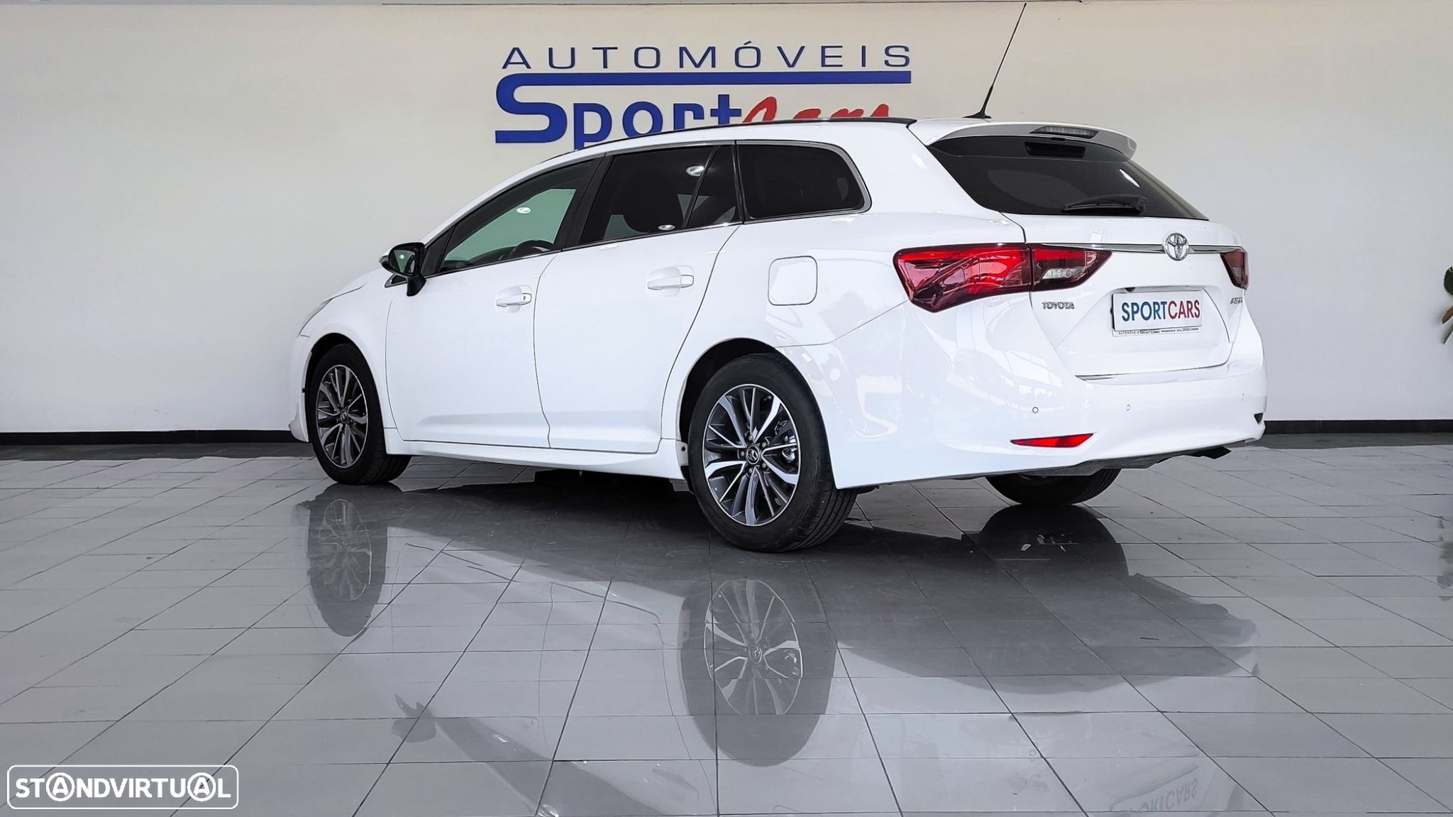 Toyota Avensis Touring Sports 2.0 D-4D Exclusive+GPS - 14