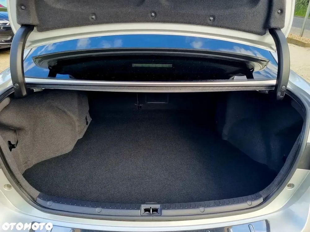 Toyota Avensis 1.8 Prestige - 14