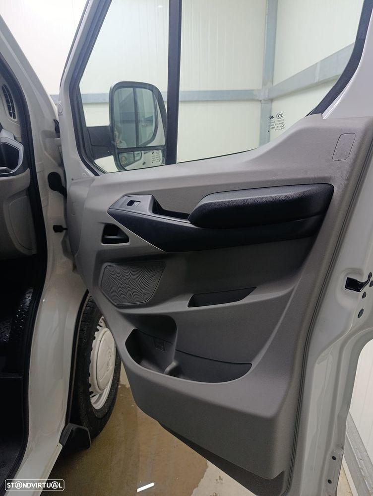 Maxus DELIVER 9 - 28