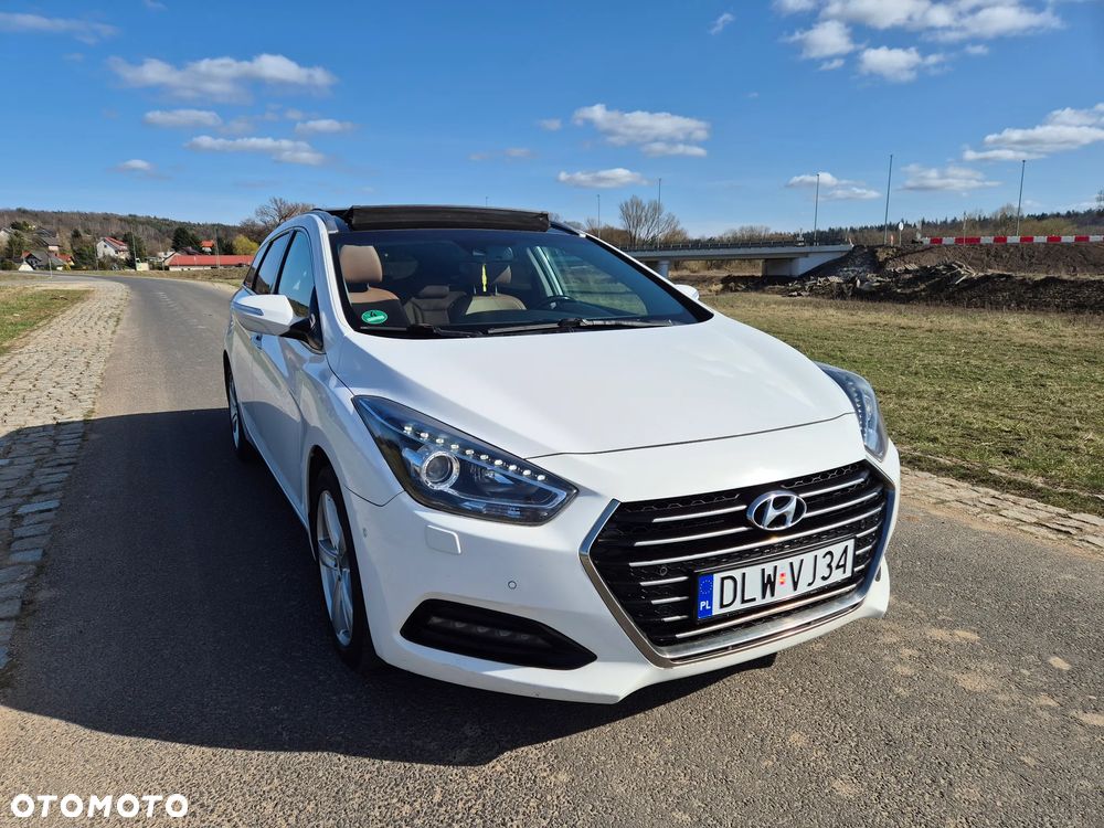 Hyundai i40 Kombi 1.7 CRDi DCT Premium - 4