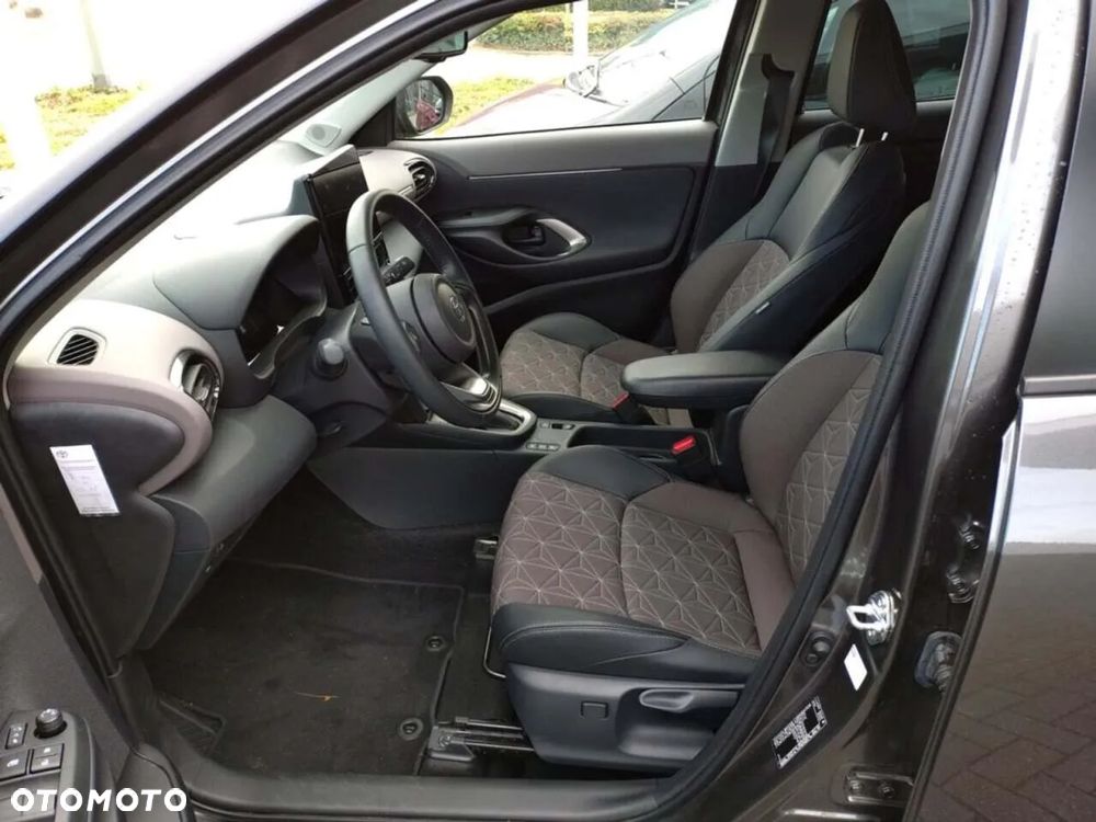 Toyota Yaris Cross Hybrid 1.5 Executive - 5