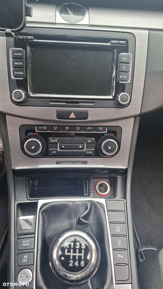 Volkswagen Passat 2.0 TDI DPF Comfortline - 14