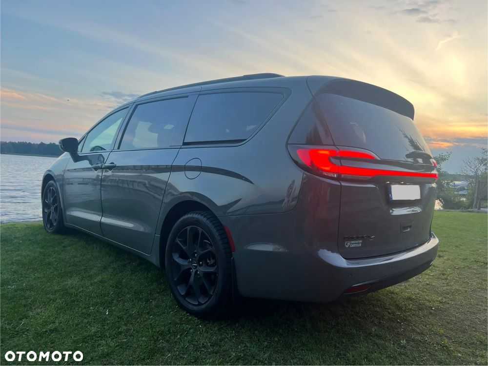 Chrysler Pacifica - 9