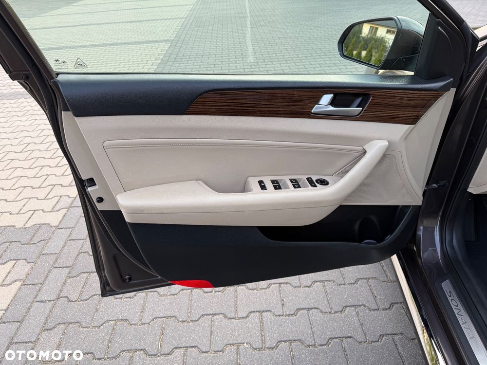 Hyundai Sonata 2.4 SE - 19