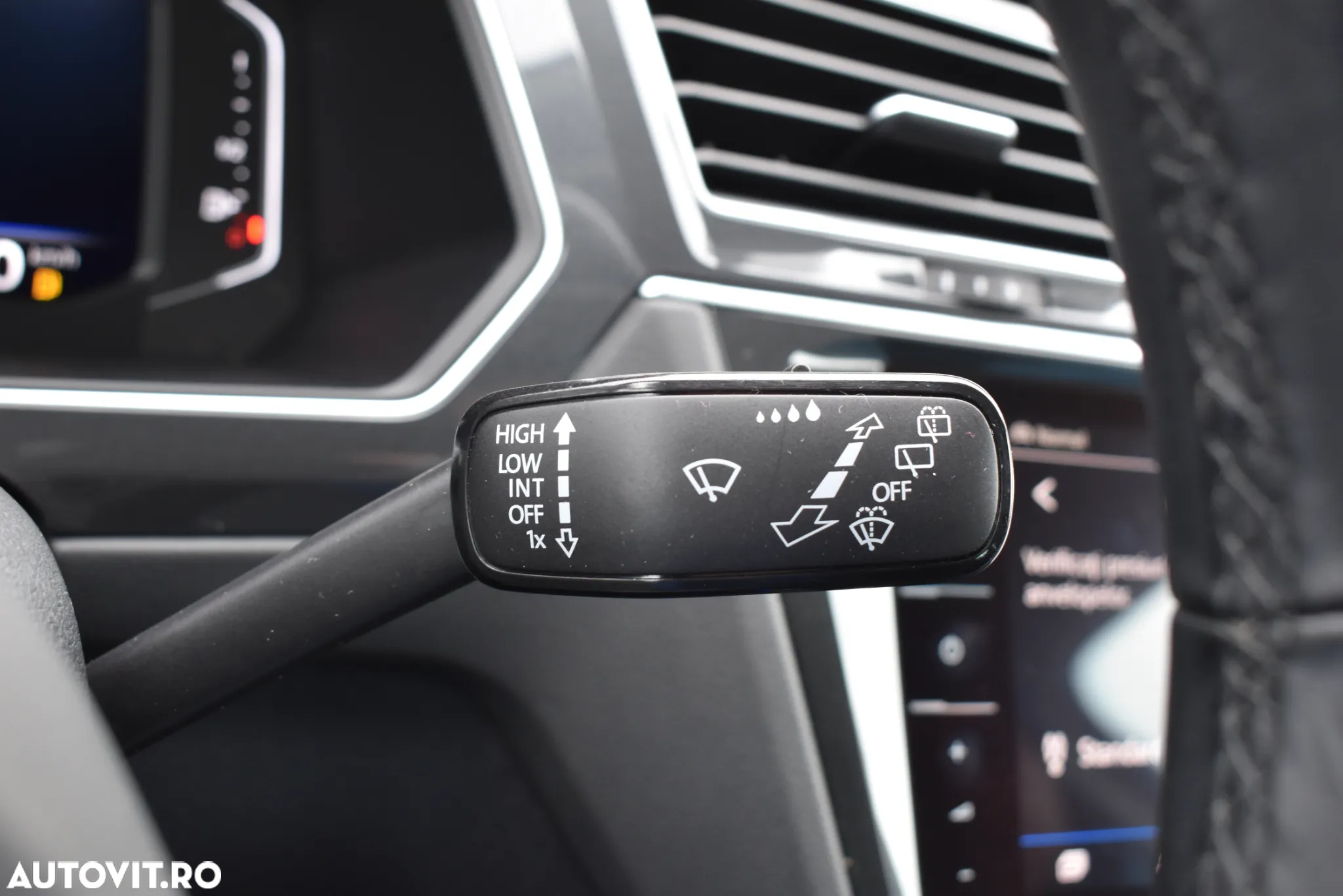 Volkswagen Tiguan 2.0 TDI SCR 4MOTION DSG Elegance - 26