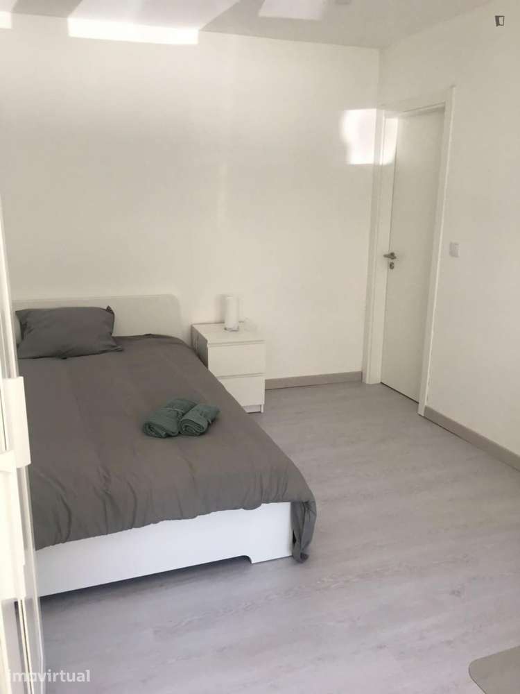 Quarto - localizado em Carcavelos Lisbon - Grande imagem: 5/12