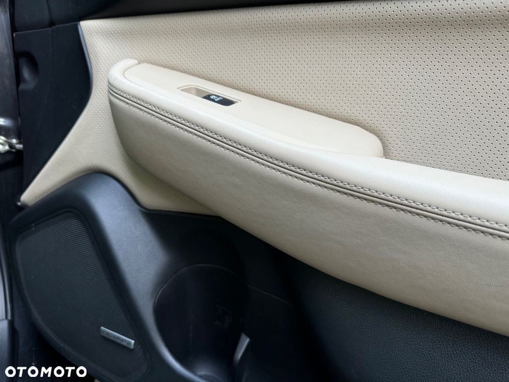 Subaru Outback 2.5i Exclusive - 13