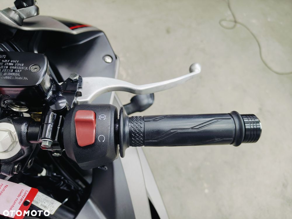 Yamaha R3 - 15