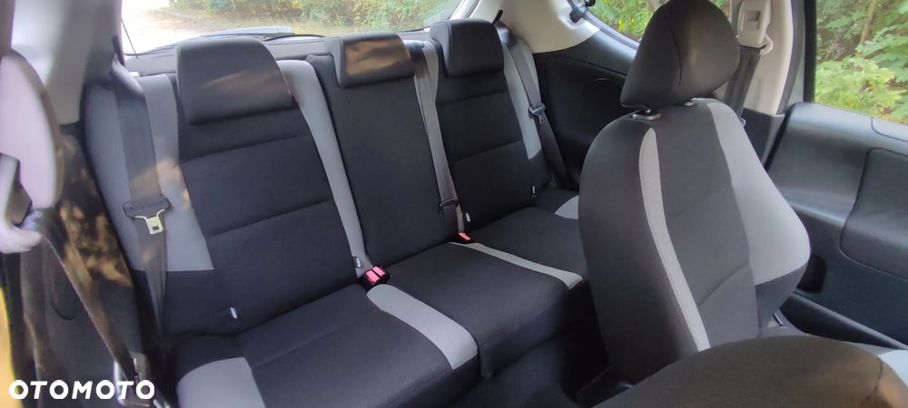 Peugeot 207 1.4 16V Trendy - 16